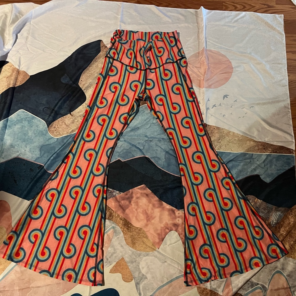 Yoga democracy bell bottoms size medium nwot